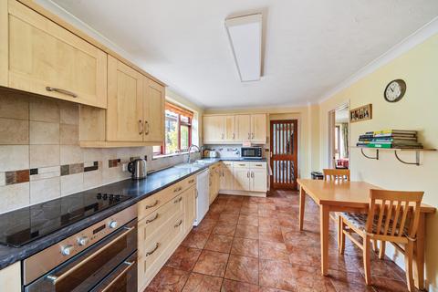 4 bedroom detached house for sale, Portsmouth Road, Fishers Pond, Eastleigh, Hampshire, SO50
