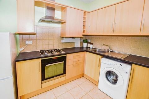 2 bedroom flat for sale, Shaftesbury Avenue, Timperley, Cheshire, WA15
