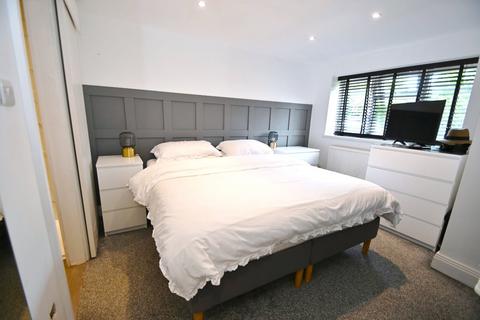 34 Rixon Close, George Green, Slough, SL3 6RH