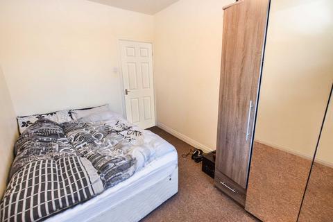 1 bedroom flat for sale, Shaftesbury Avenue, Timperley, Cheshire, WA15