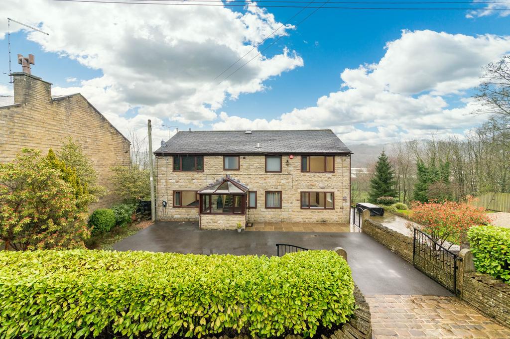 Woodhead Road, Honley, HD9 6 bed detached house for sale £450,000
