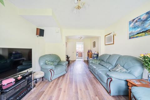 2 bedroom terraced house for sale, Old Brewery Close,  Aylesbury,  HP21