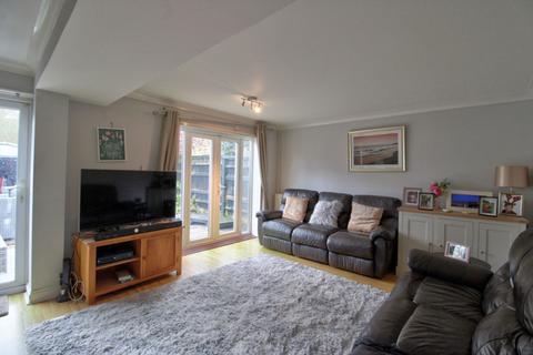 57 Fennells, Harlow, CM19 4RN