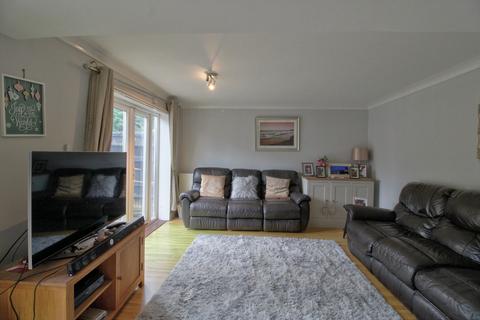 57 Fennells, Harlow, CM19 4RN