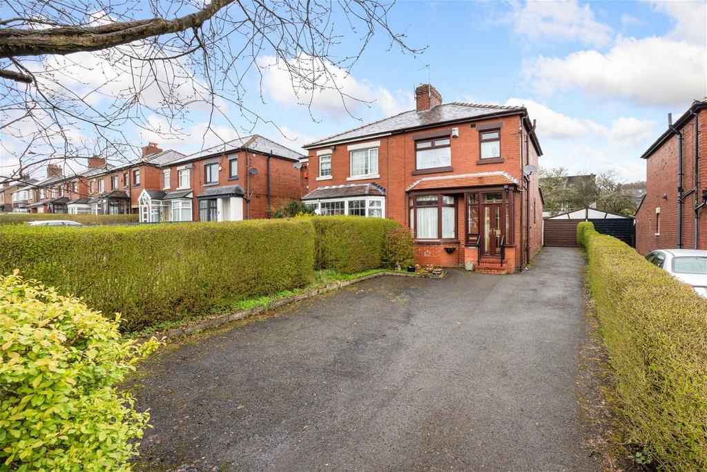 Oldham Road, Grasscroft, Saddleworth 3 bed semidetached house for sale £330,000