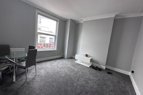 4 bedroom house share to rent, 1 Park Terrace