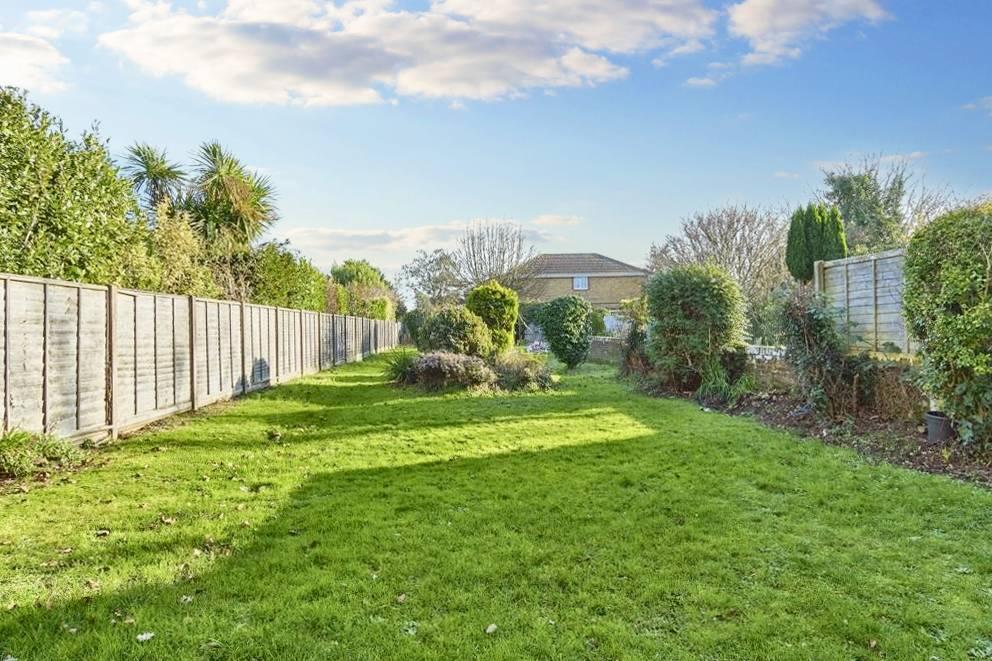 High Park Road, Ryde PO33 3 bed detached house £1,400 pcm (£323 pw)