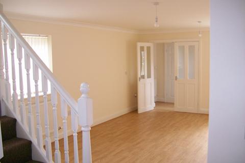 3 bedroom property to rent, The Green, Lodge Lane, Saughall, CH1