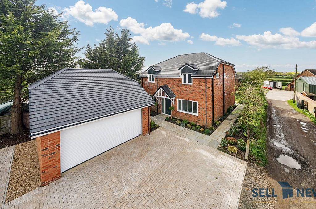 Bedford Road, Great Barford MK44 4 bed detached house for sale £750,000