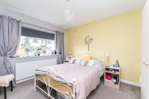2 bedroom flat for sale, Redesdale Gardens, Leeds, West Yorkshire, LS16