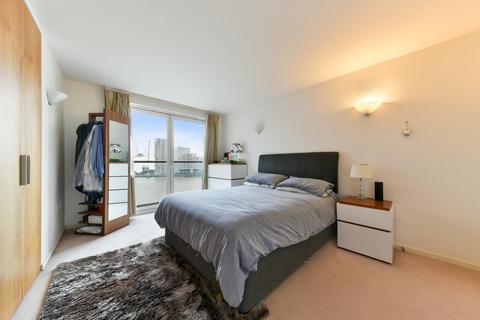 2 bedroom apartment for sale, New Providence Wharf, Fairmont Avenue, London, E14