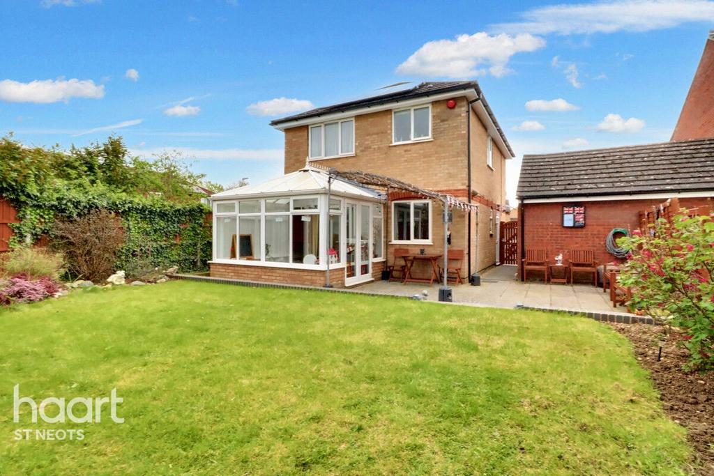 Balmoral Way, St Neots 3 bed detached house for sale £395,000