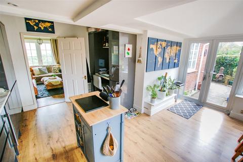52 Buffins Road, Odiham, Hook, RG29 1PA