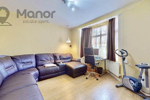 3 bedroom terraced house for sale, Strone Road, Manor Park, E12 6TN