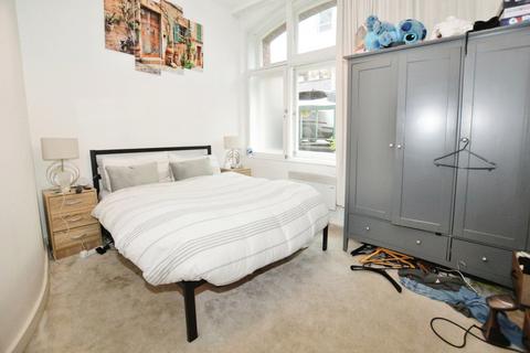 1 bedroom flat for sale, China House, The Village, Manchester, M1