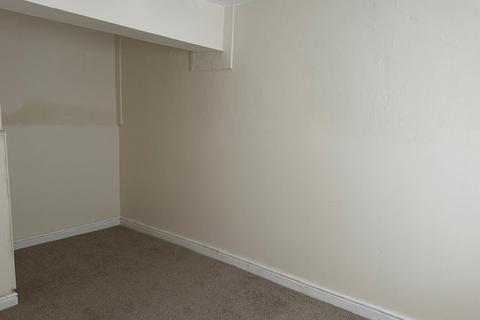 2 bedroom flat to rent, Llandeilo Road, Upper Brynamman SA18