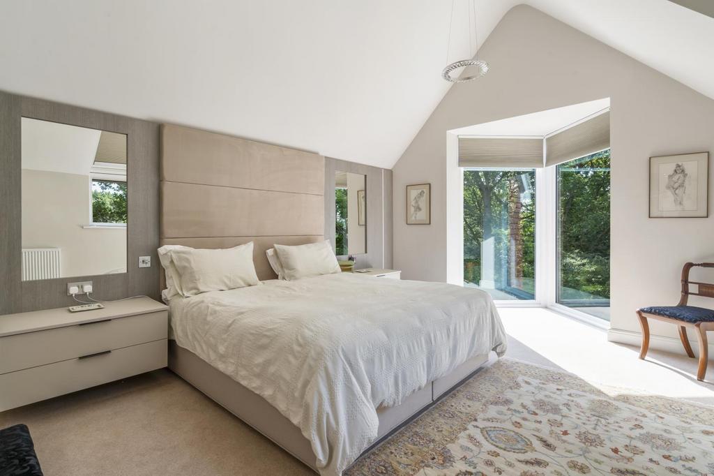 A BEDROOM 1 The Gran