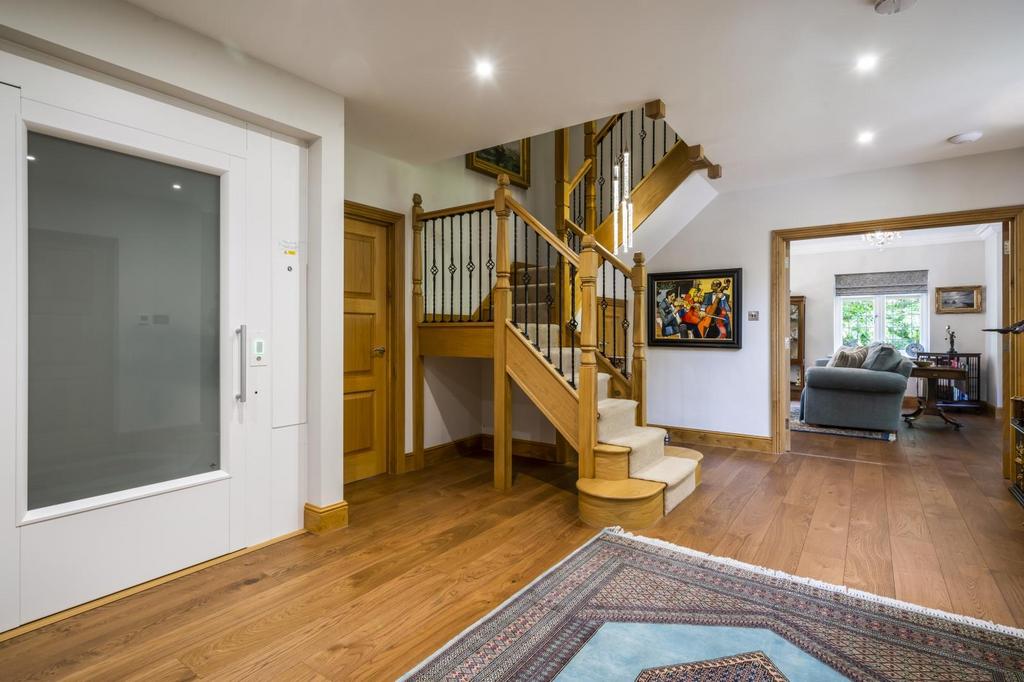 A HALL WITH LIFT The