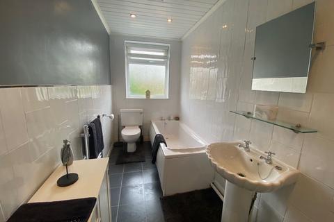 22 Whitegate Lane, Chadderton, Oldham, OL9 8LS