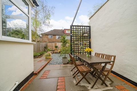 31 Merton Hall Gardens, London, SW20 8SN
