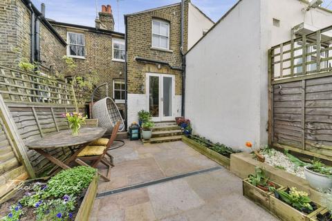 3 Plumbridge Street, London, SE10 8PA