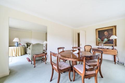 19 Birch Grove, Cobham, KT11 2HR
