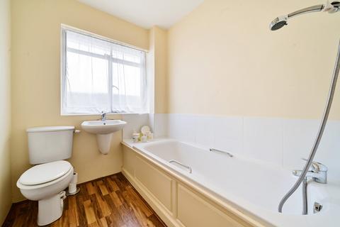 19 Birch Grove, Cobham, KT11 2HR