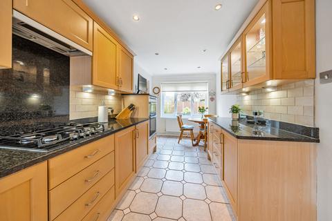 4 bedroom detached house for sale, Mayflower Drive, Yateley, Hampshire