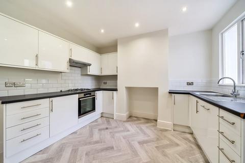 4 bedroom apartment to rent, College Approach London SE10