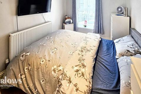 8 Cornwall Road, Tonypandy, CF40 1PR