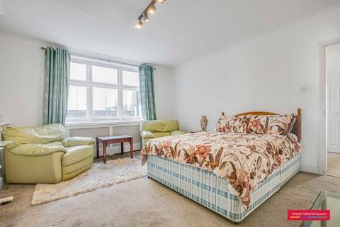 2 bedroom apartment to rent, Warwick Gardens London W14