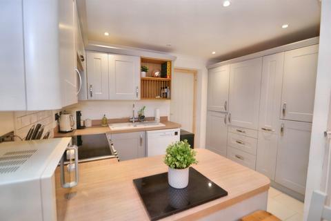 24 Cotswold Close, Verwood, BH31 6UJ