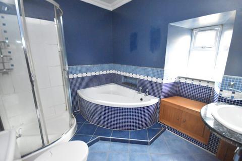 6 Steels Cross, Lanark, ML11 9HL