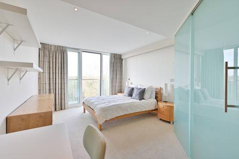 2 bedroom flat to rent, Chelsea Bridge Wharf, Battersea Park, London, SW11