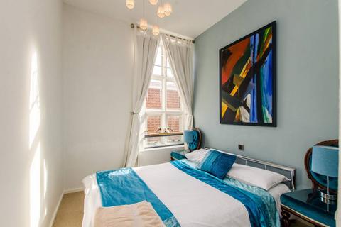 3 bedroom flat to rent, Myatts Field, Camberwell, London, SE5