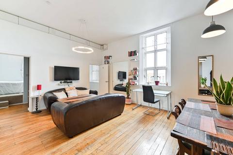 3 bedroom flat to rent, Myatts Field, Camberwell, London, SE5