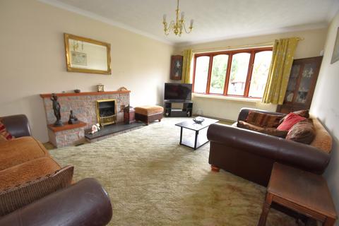 5 Fairfield, Sampford Peverell, Tiverton, EX16 7DE