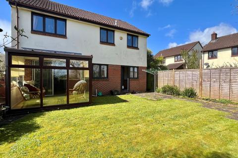 5 Fairfield, Sampford Peverell, Tiverton, EX16 7DE