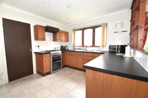 5 Fairfield, Sampford Peverell, Tiverton, EX16 7DE