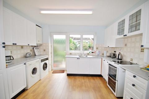 21 Devonshire Close, Amersham, HP6 5JG