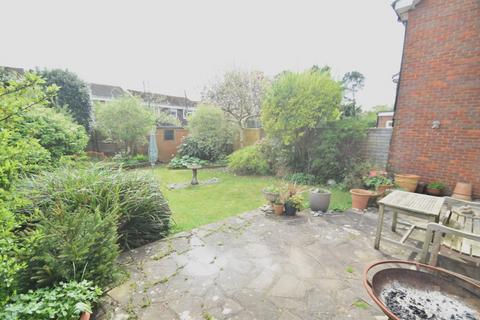 21 Devonshire Close, Amersham, HP6 5JG