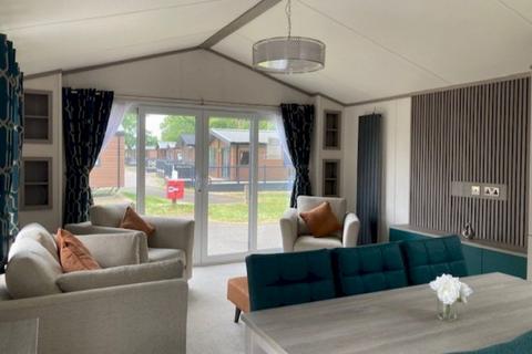 2 bedroom lodge for sale, Norfolk Woods Resort and Spa, Pentney PE32