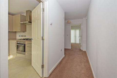 3 bedroom semi-detached house to rent, Latham Avenue, Runcorn, WA7 5DU