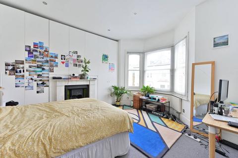 18 Ringford Road, London, SW18 1RS