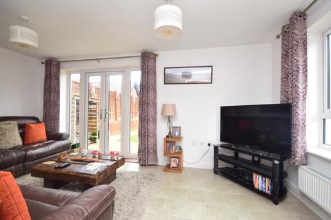 3 bedroom detached house to rent, The Lancers Folkestone CT20