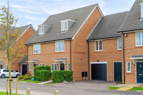 4 bedroom terraced house for sale, Cresswell Square, Angmering, West Sussex