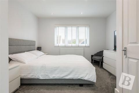 25 Fairbank Close, Ongar, CM5 9HX