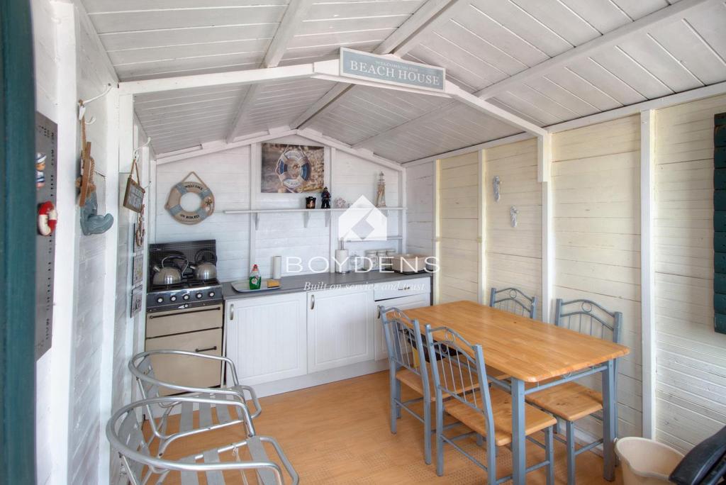 Walton on the Naze CO14 Chalet for sale £23,000
