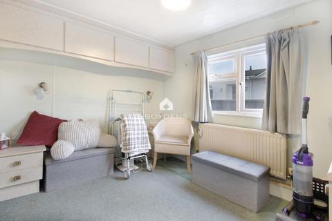 2 bedroom park home for sale, Kingsmead Park, Coggeshall Road, Braintree CM7
