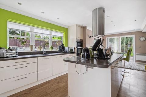 11 Oakview Close, Watford, WD19 4RA